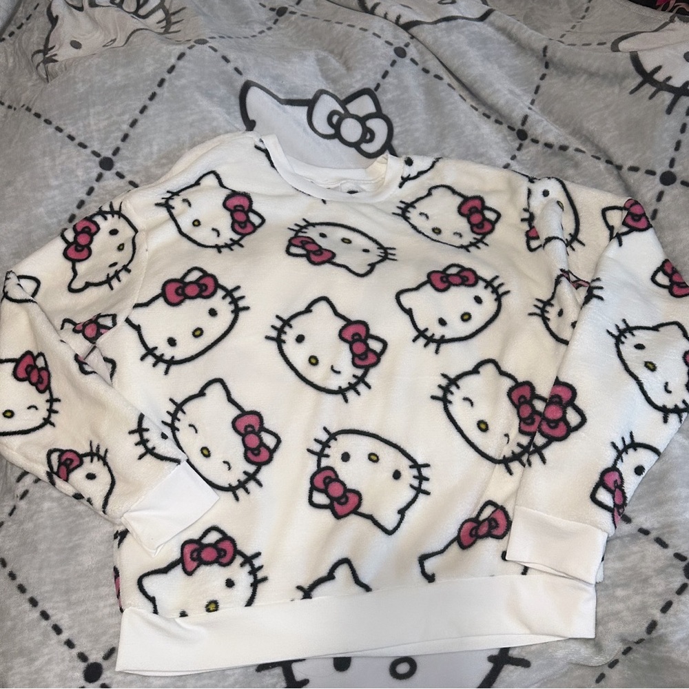 hello kitty sweater
